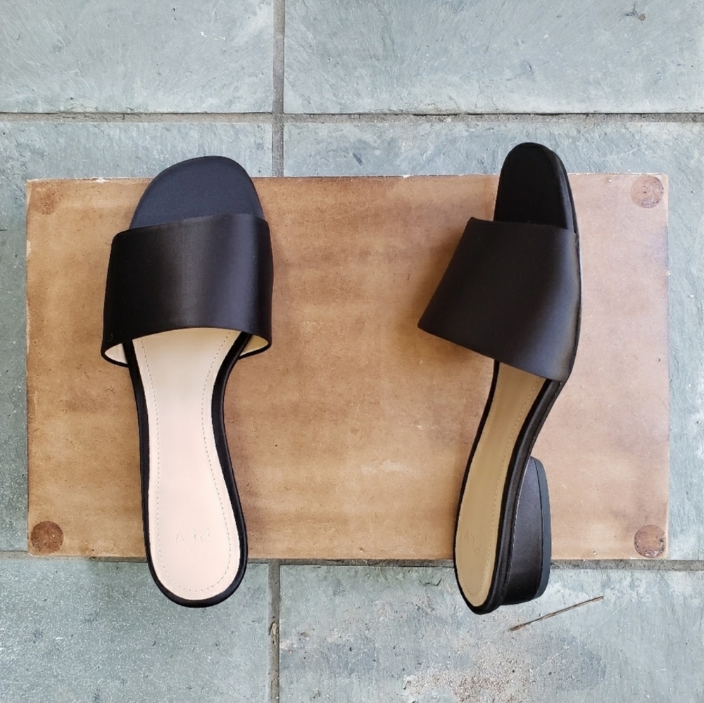 Chic Black Satin Pour La Victoire x Anthro Slides - Picture 8 of 9